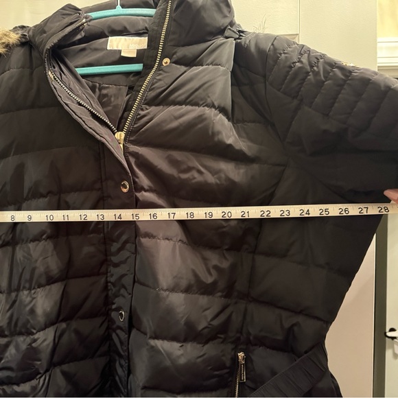 Michael Michael Kors faux fur hooded black winter jacket. - Picture 9 of 10